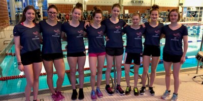 Das junge Chemnitzer Damenteam: Fränzi Heinrich, Leony-Heidi Salevsky, Leonie Bergner, Leonie Nötzel, Lara Seifert, Magdalena Heimrath, Enny Schmidt, Emma Friebel. Quelle: Schwimm-Club Chemnitz v. 1892, Foto: Steven Krüger Das junge Chemnitzer Damenteam: Fränzi Heinrich, Leony-Heidi Salevsky, Leonie Bergner, Leonie Nötzel, Lara Seifert, Magdalena Heimrath, Enny Schmidt, Emma Friebel. Quelle: Schwimm-Club Chemnitz v. 1892, Foto: Steven Krüger