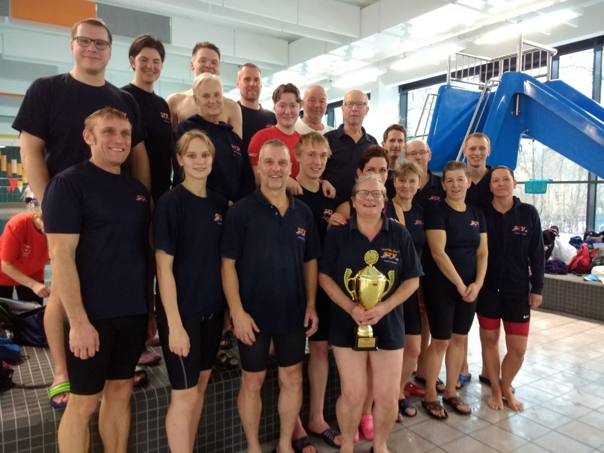 Die Masters-Schwimmer und -Schwimmerinnen des STV Limbach-Oberfrohna e.V.