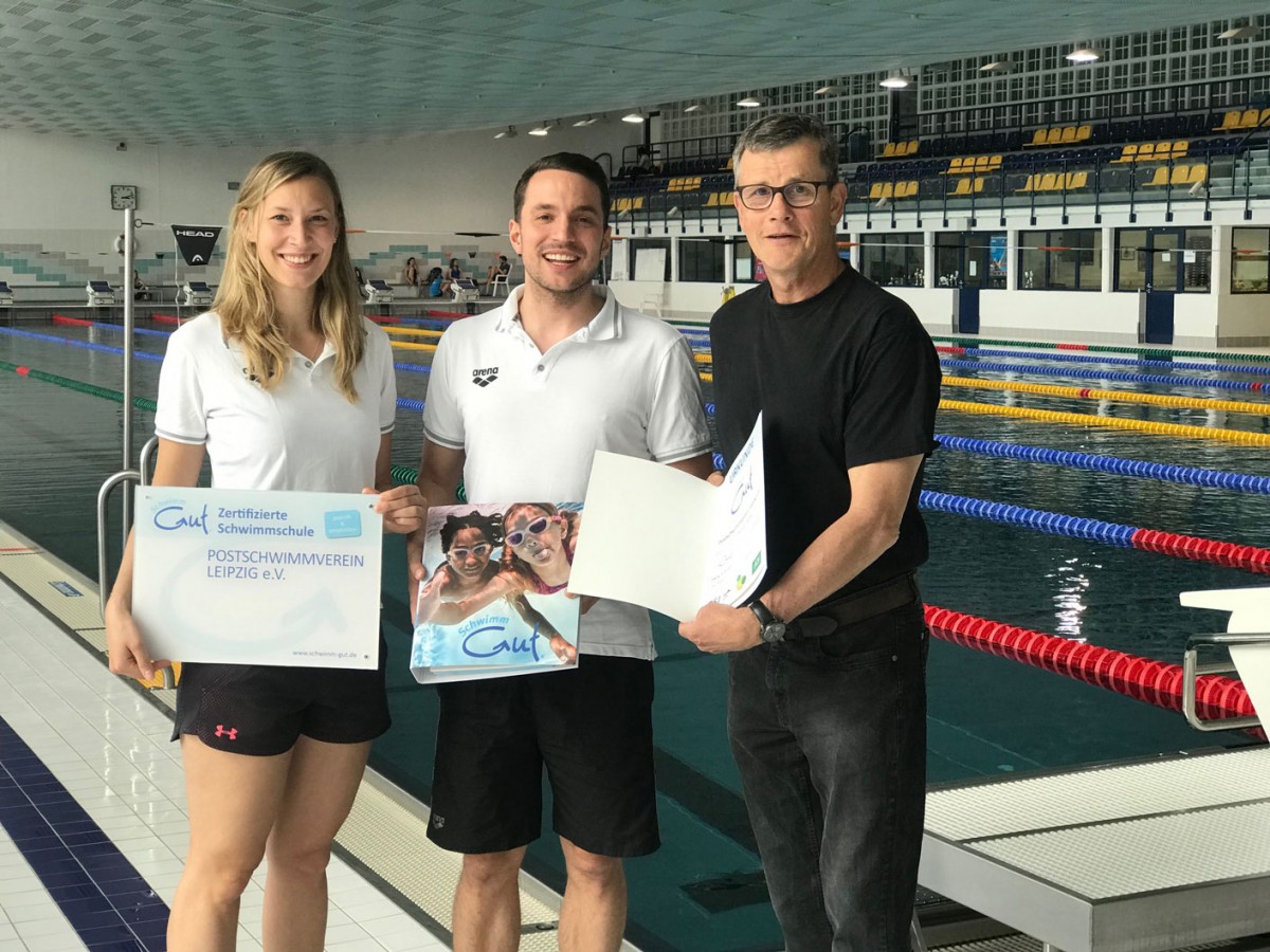 v.l. Sportkoordinatorin Postschwimmverein Leipzig, Alexandra Wippich; Vorstand Nachwuchs Postschwimmverein Leipzig, Christoph Wippich; SSV-Präsident, PD Dr. Wolfram Sperling (© Foto Postschwimmverein Leipzig)