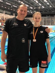 Lara Seifert glückt die Titelverteidigung über 200m Freistil. (c)Foto:SCC Lara Seifert glückt die Titelverteidigung über 200m Freistil. (c)Foto:SCC