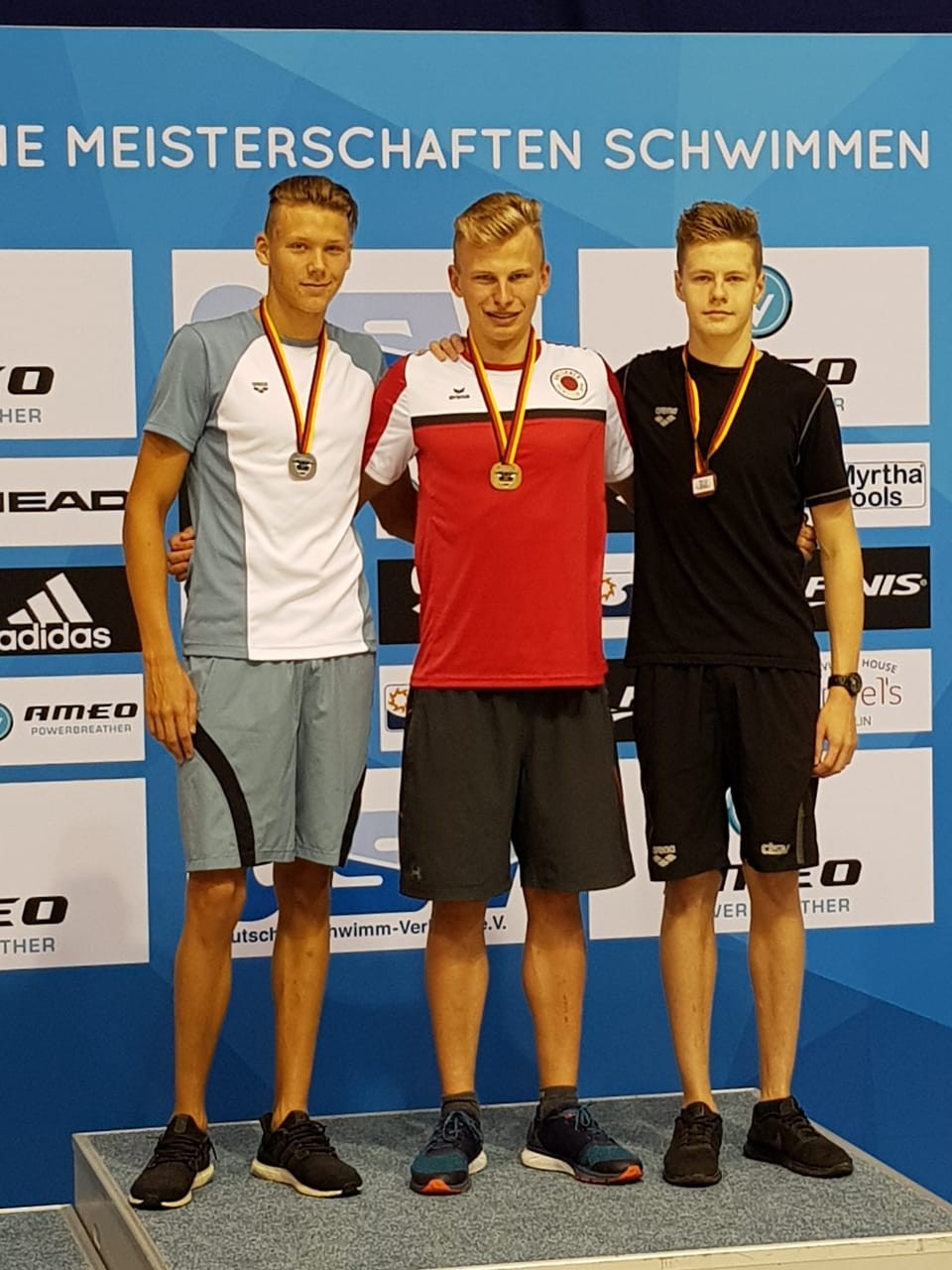 Wieder ein sächsischer Doppelsieg, diesmal über 200m Freistil: rafael Sünkel gewinnt vor Louis Dramm. (c)Foto:P.Bräunlich Wieder ein sächsischer Doppelsieg, diesmal über 200m Freistil: rafael Sünkel gewinnt vor Louis Dramm. (c)Foto:P.Bräunlich