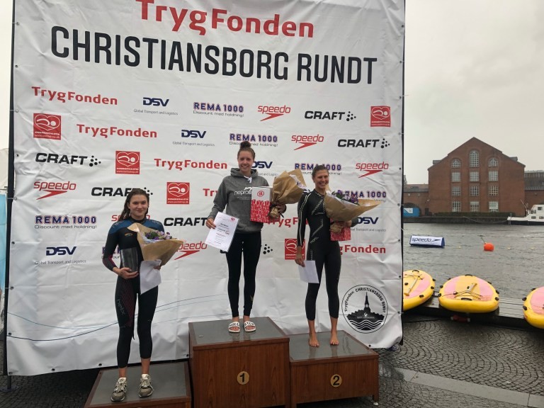 Nach Platz 10 über 6,0km beim Europacup holte Fränzi Heinrich 6 Stunden später Gold über 2,0km beim Copenhagen Swim mit über 4000 Teilnehmern. (c)Foto:S.Krüger Nach Platz 10 über 6,0km beim Europacup holte Fränzi Heinrich 6 Stunden später Gold über 2,0km beim Copenhagen Swim mit über 4000 Teilnehmern. (c)Foto:S.Krüger